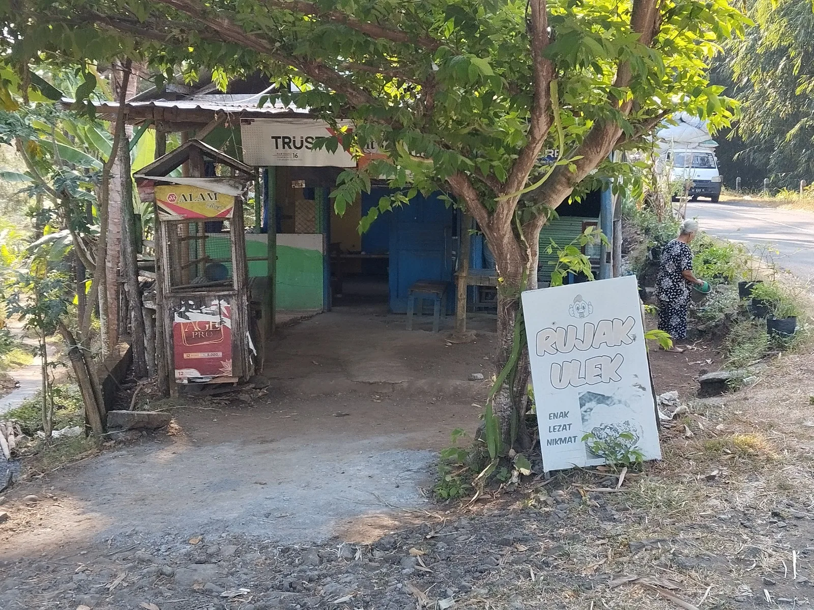 Warung menik